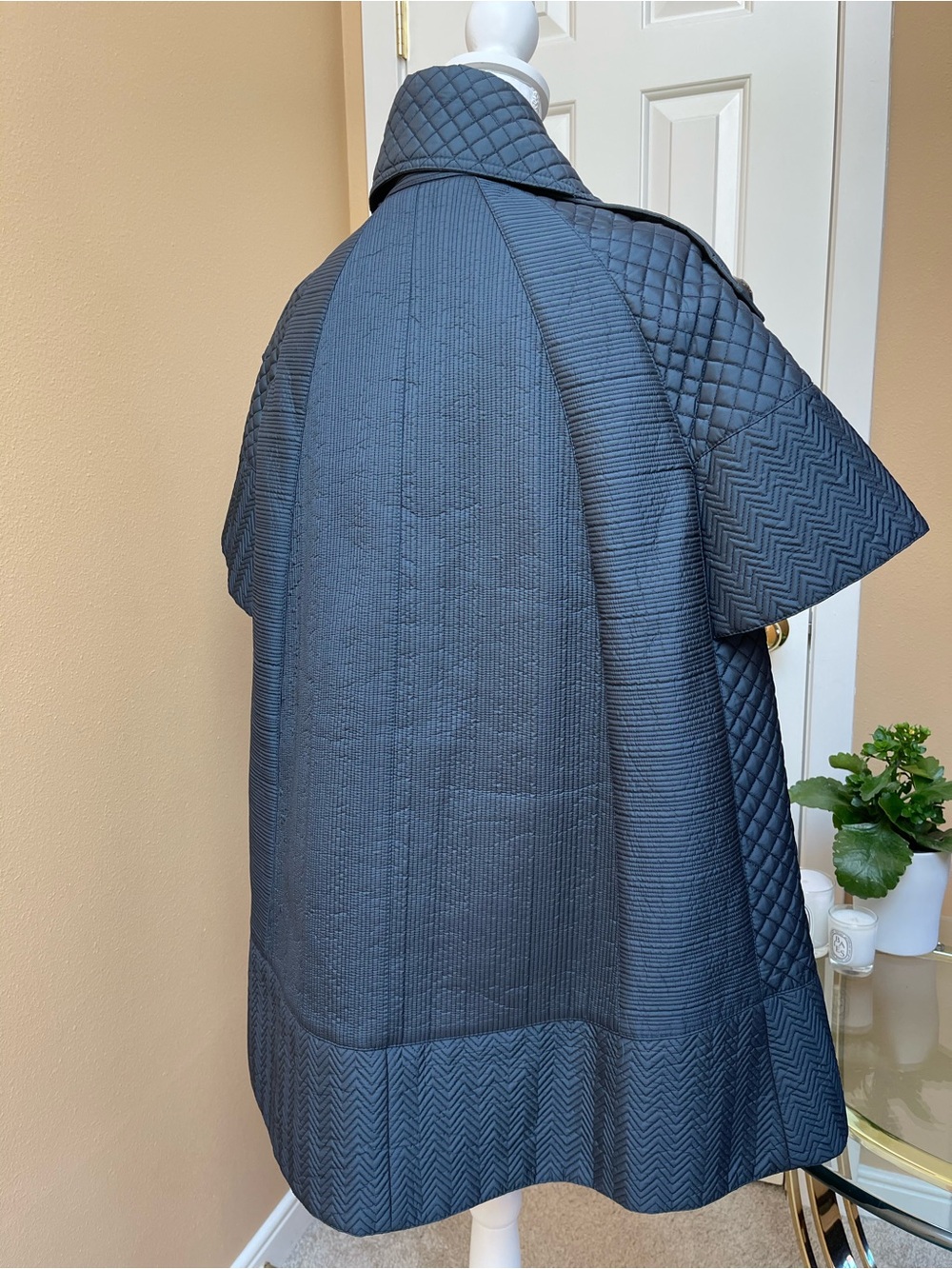 Burberry Quilted Cape Coat Jacket IT 38 Navy Blue Made In Italy Runway Piece - Picture 11 of 16